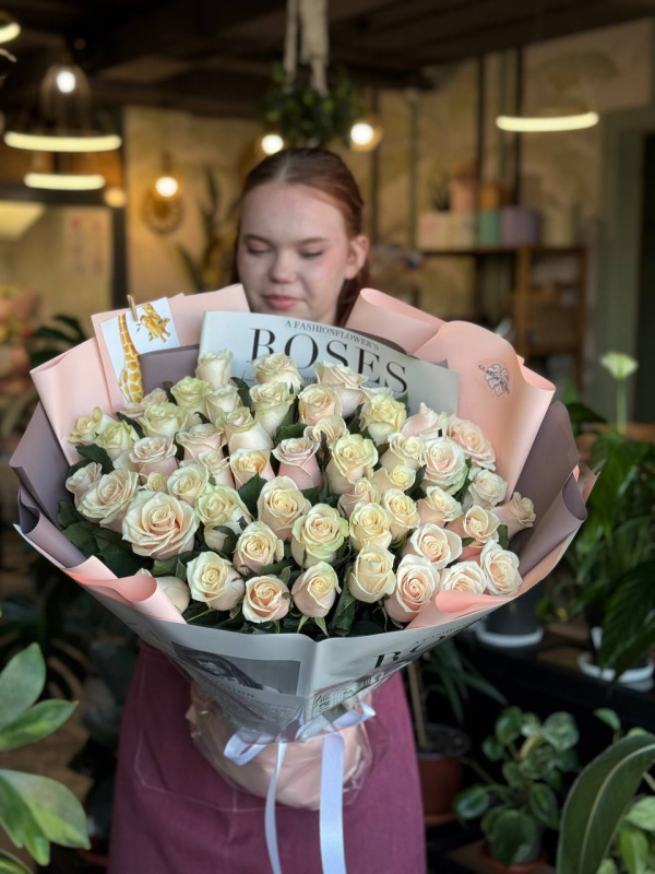 Белые Розы Гиганты (70-80 см)