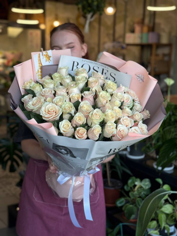 Белые Розы Гиганты (70-80 см)