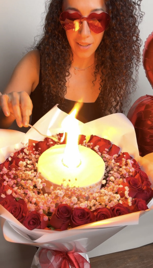 25 роз, корона и ваши слова посланий