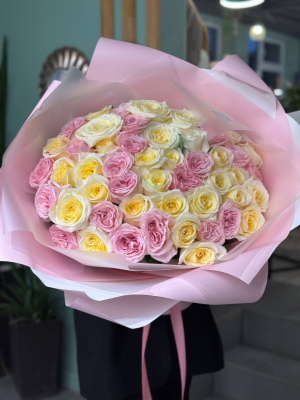 51 пионовидные розы (микс)