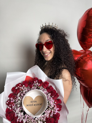 25 роз, корона и ваши слова посланий