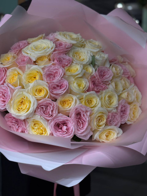 51 пионовидные розы (микс)