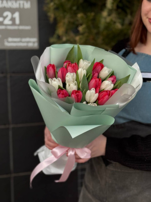 25 тюльпанов нежный микс