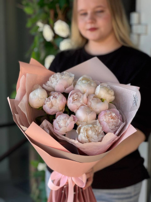 11 ароматных пионов